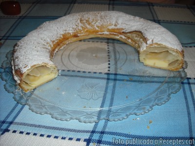 Tortell de pasta de full amb crema